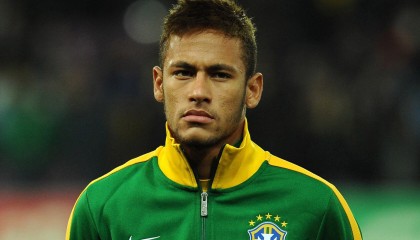 开云体育-利物浦挑战沃特福德，安迪·罗伯逊是否能为球队助攻？，利物浦26号罗伯逊